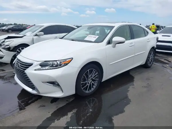JTHBK1GG8G2230183 2016 LEXUS ES - Image 2