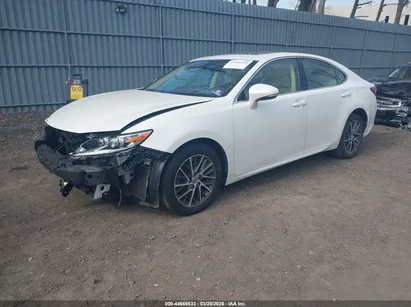 JTHBK1GG8G2232158 2016 LEXUS ES - Image 2