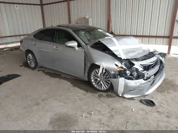 JTHBK1GG8G2233455 2016 LEXUS ES - Image 1