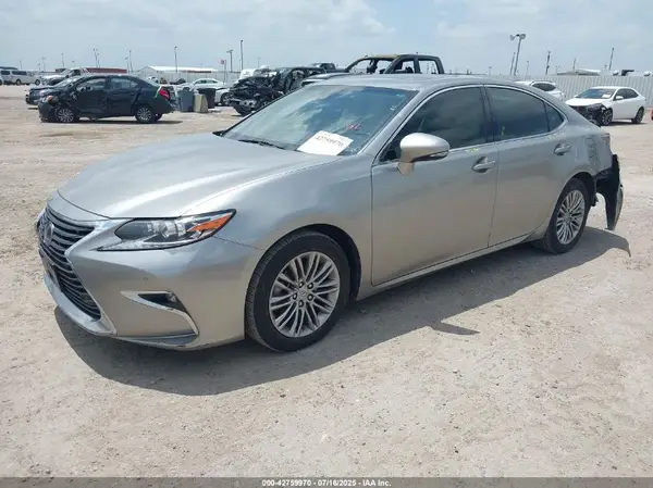 JTHBK1GG8G2233746 2016 LEXUS ES - Image 2