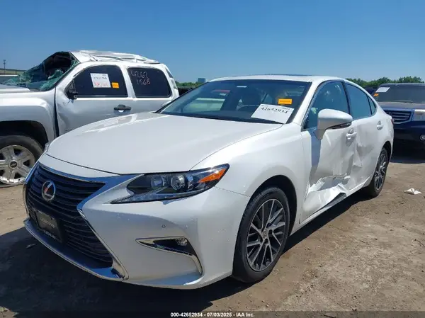 JTHBK1GG8G2236646 2016 LEXUS ES - Image 2