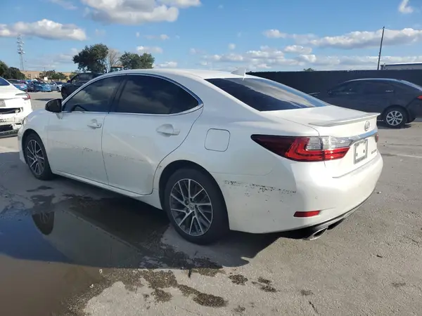 JTHBK1GG8G2237053 2016 LEXUS ES - Image 2