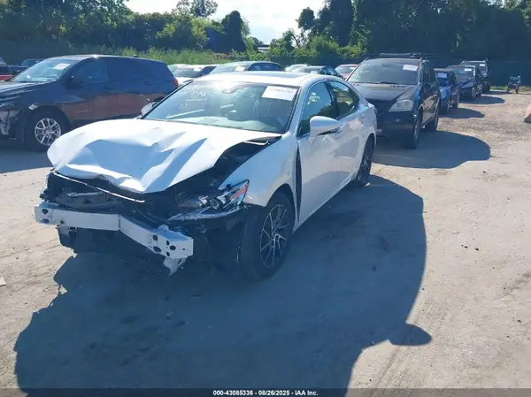 JTHBK1GG8G2240907 2016 LEXUS ES - Image 2