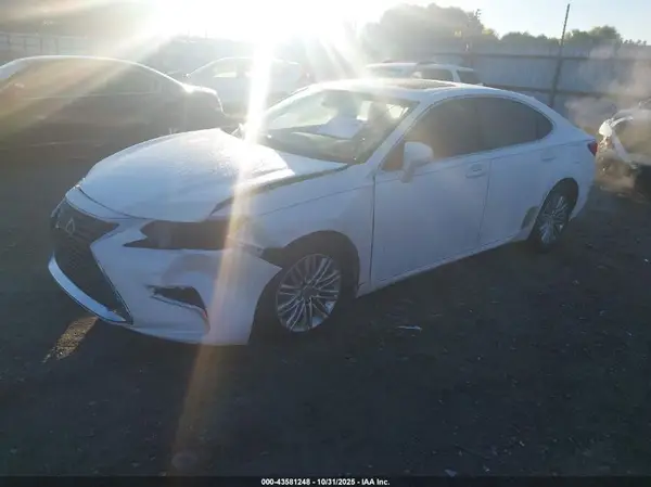 JTHBK1GG8H2253321 2017 LEXUS ES - Image 2