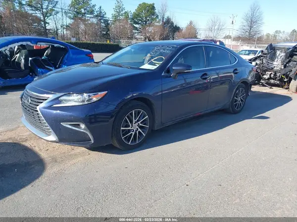 JTHBK1GGXG2212400 2016 LEXUS ES - Image 2