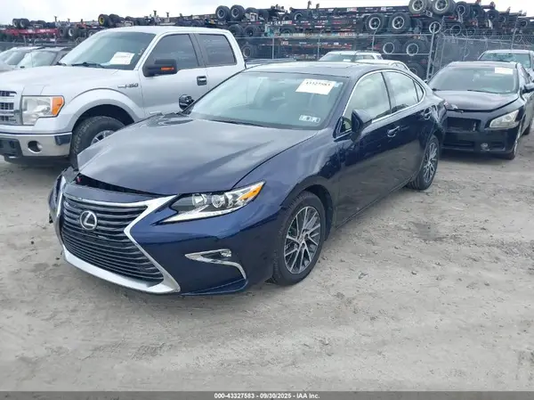 JTHBK1GGXG2213613 2016 LEXUS ES - Image 2