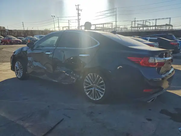 JTHBK1GGXG2220500 2016 LEXUS ES - Image 2