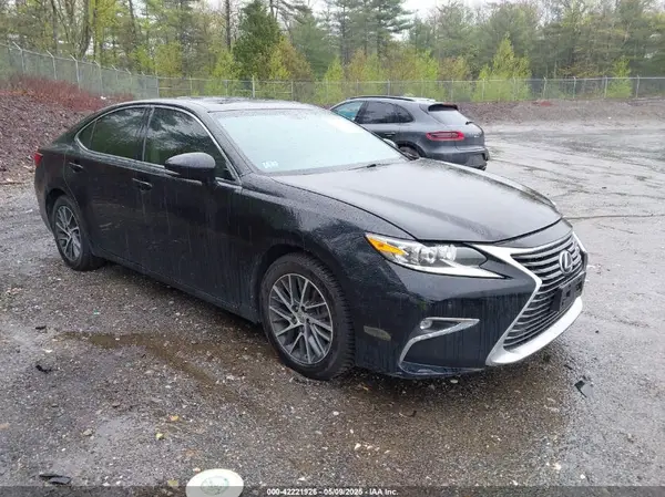 JTHBK1GGXG2228628 2016 LEXUS ES - Image 1