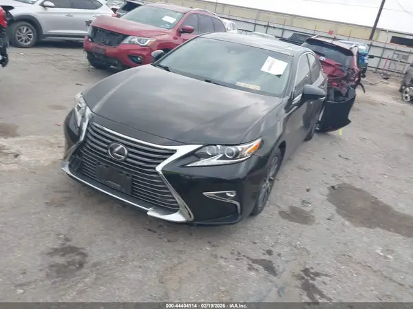 JTHBK1GGXG2235689 2016 LEXUS ES - Image 2