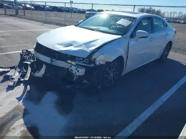 JTHBK1GGXG2239239 2016 LEXUS ES - Image 2