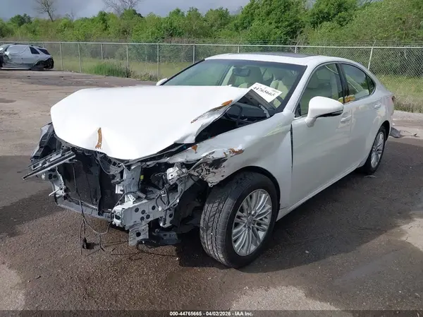 JTHBK1GGXG2241413 2016 LEXUS ES - Image 2
