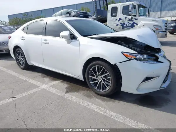 JTHBK1GGXG2243002 2016 LEXUS ES - Image 1