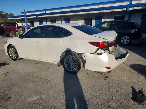 JTHBK1GGXG2245820 2016 LEXUS ES - Image 2