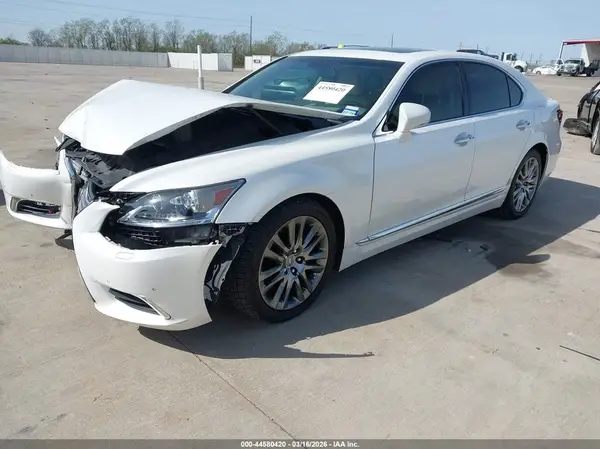 JTHBL5EF4G5139702 2016 LEXUS LS - Image 2