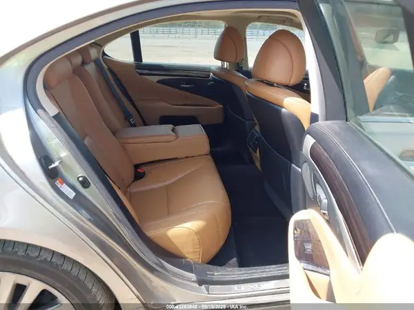 JTHBL5EF7G5139449 2016 LEXUS LS - Image 8