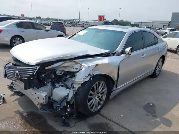 JTHBL5EF8G5139220 2016 LEXUS LS - Image 2