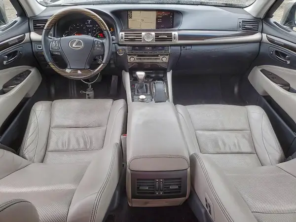 JTHBL5EFXG5142118 2016 LEXUS LS - Image 8
