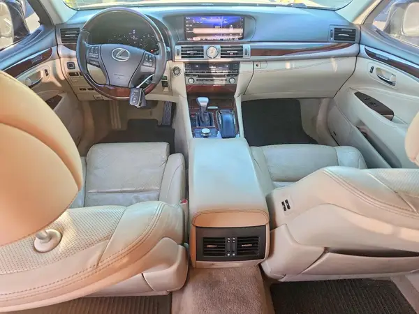 JTHBL5EFXG5143365 2016 LEXUS LS - Image 8