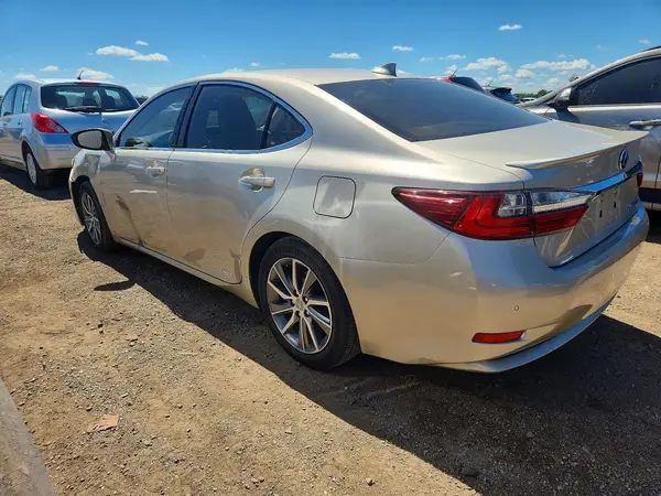 JTHBW1GG0G2107336 2016 LEXUS ES - Image 2