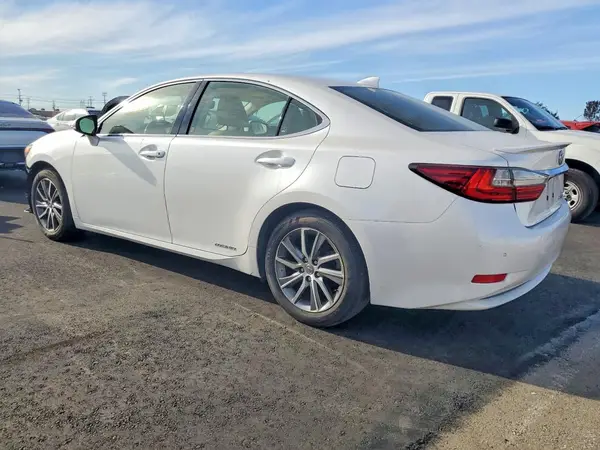 JTHBW1GG0G2127795 2016 LEXUS ES - Image 2