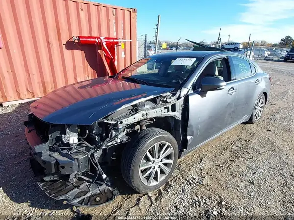 JTHBW1GG0H2146235 2017 LEXUS ES - Image 2