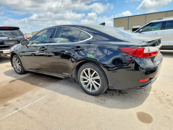 JTHBW1GG0J2191309 2018 LEXUS ES - Image 2
