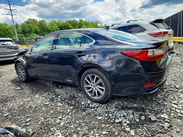 JTHBW1GG0J2193805 2018 LEXUS ES - Image 2