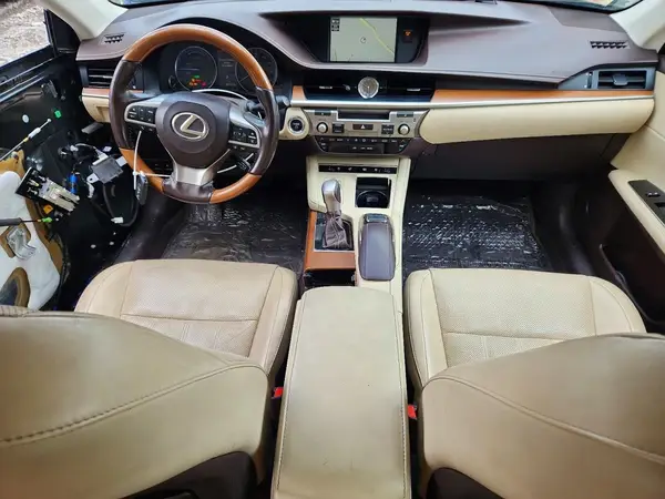 JTHBW1GG0J2193805 2018 LEXUS ES - Image 8