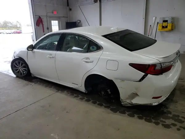 JTHBW1GG1G2106955 2016 LEXUS ES - Image 2