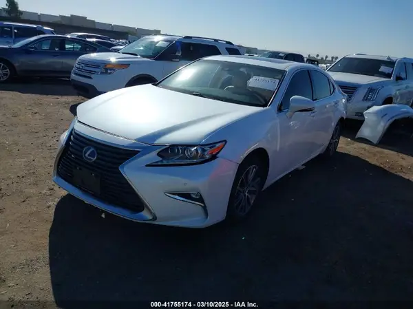 JTHBW1GG1J2168184 2018 LEXUS ES - Image 2