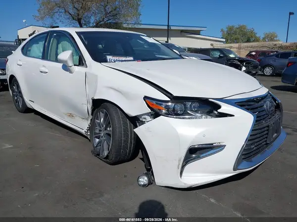 JTHBW1GG1J2181534 2018 LEXUS ES - Image 1