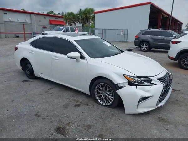JTHBW1GG1J2188211 2018 LEXUS ES - Image 1