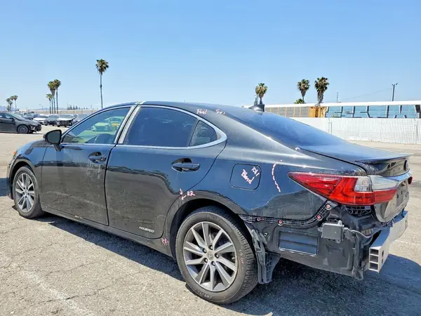 JTHBW1GG1J2193750 2018 LEXUS ES - Image 2