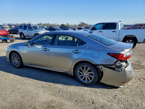JTHBW1GG1J2194042 2018 LEXUS ES - Image 2