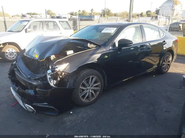 JTHBW1GG2G2102770 2016 LEXUS ES - Image 2