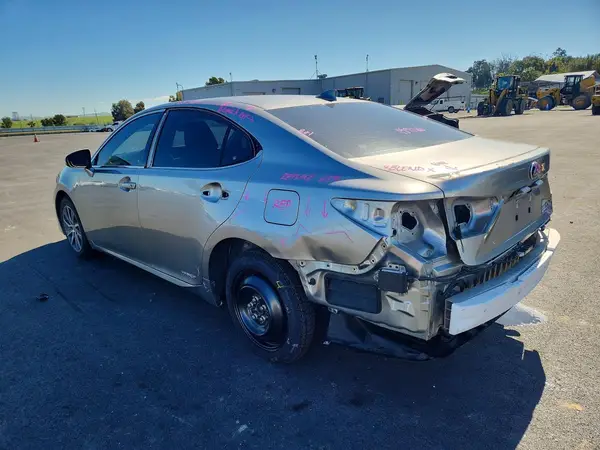 JTHBW1GG2G2115504 2016 LEXUS ES - Image 2