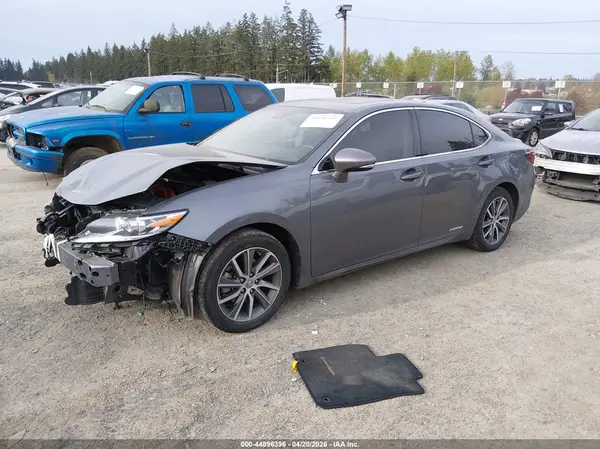 JTHBW1GG2G2120959 2016 LEXUS ES - Image 2