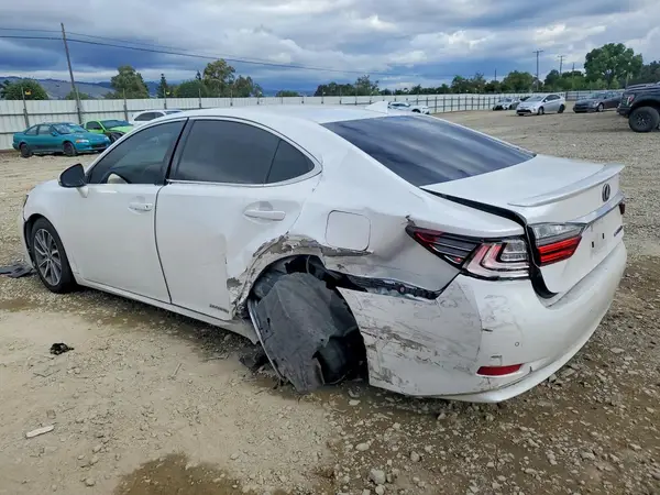 JTHBW1GG2G2127071 2016 LEXUS ES - Image 2