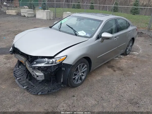 JTHBW1GG2H2147869 2017 LEXUS ES - Image 2