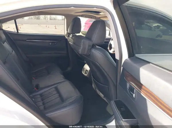 JTHBW1GG2H2154420 2017 LEXUS ES - Image 8