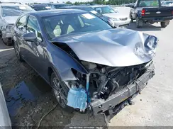 JTHBW1GG2J2171630 2018 LEXUS ES