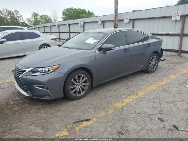 JTHBW1GG2J2185463 2018 LEXUS ES - Image 2