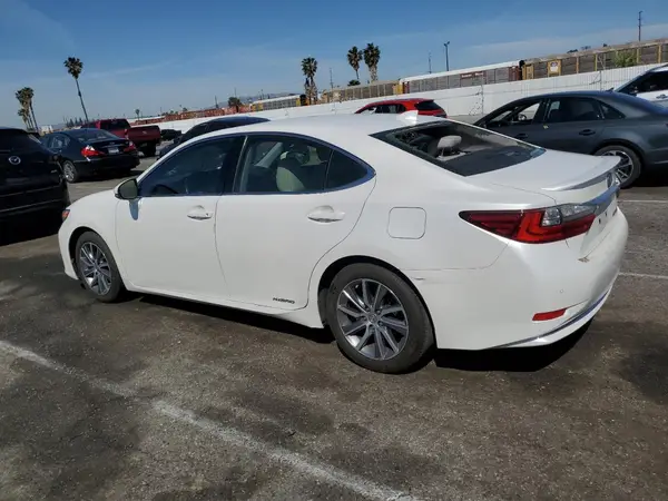 JTHBW1GG2J2185866 2018 LEXUS ES - Image 2