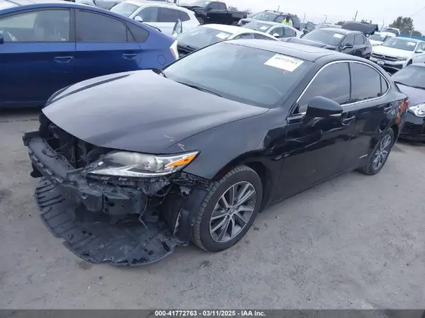 JTHBW1GG2J2193949 2018 LEXUS ES - Image 2