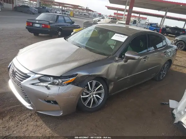 JTHBW1GG2J2194003 2018 LEXUS ES - Image 2