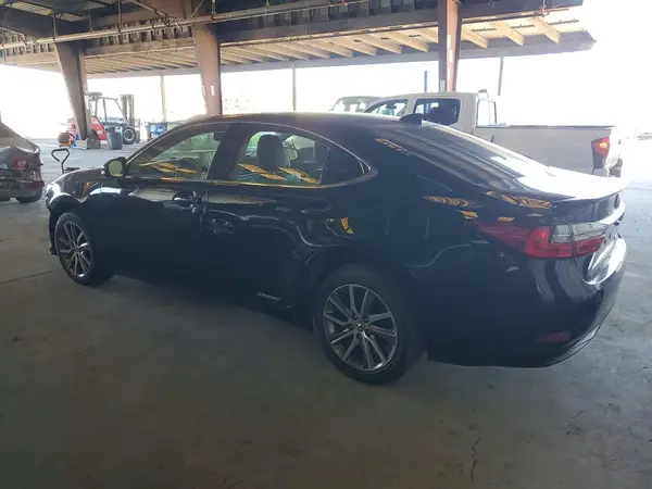 JTHBW1GG3G2101076 2016 LEXUS ES - Image 2
