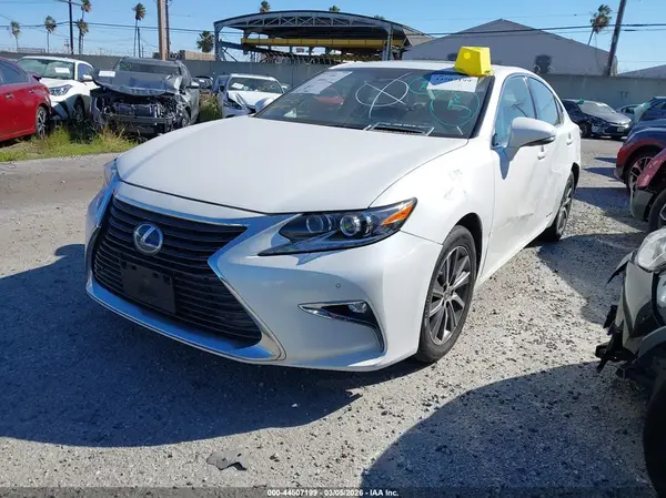 JTHBW1GG3G2106424 2016 LEXUS ES - Image 2
