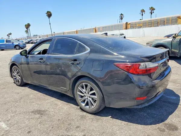JTHBW1GG3G2107802 2016 LEXUS ES - Image 2