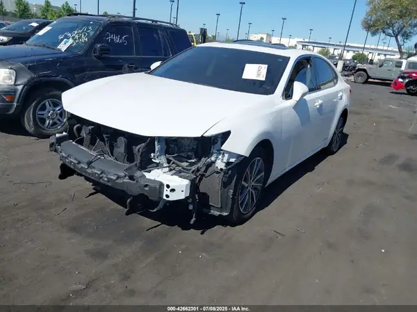 JTHBW1GG3G2121098 2016 LEXUS ES - Image 2