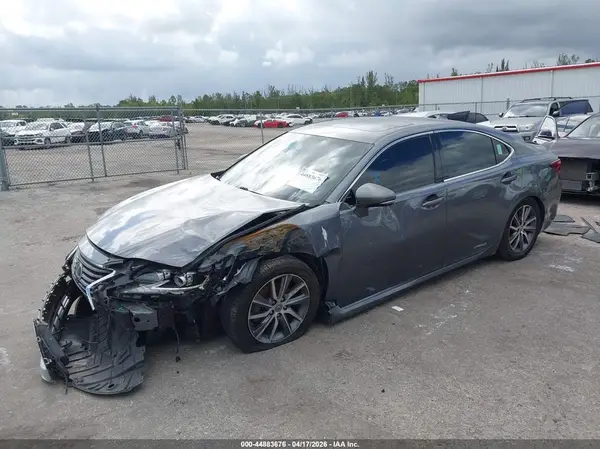 JTHBW1GG3H2138193 2017 LEXUS ES - Image 2